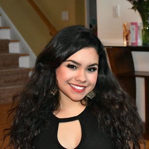 Meet your Posher, Isabel